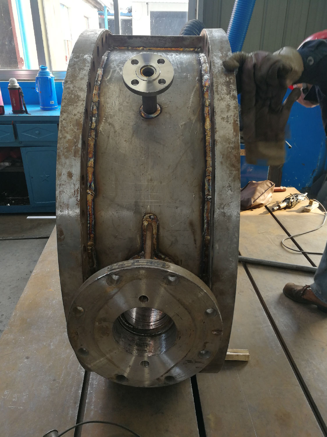 Weiheng Valve is repairing a stainless steel butterfly valve for the maleic anhydride unit of Zibo HSBC Petrochemical